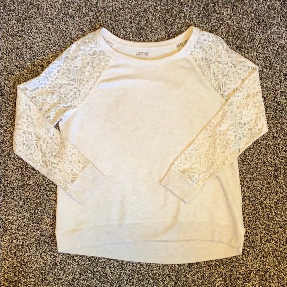 Apt 9 size large white with lace sleeve sweater